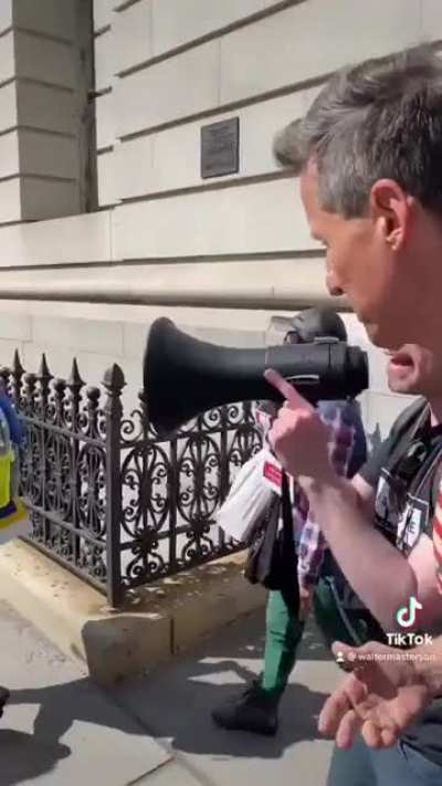 Trolling anti-vax rally