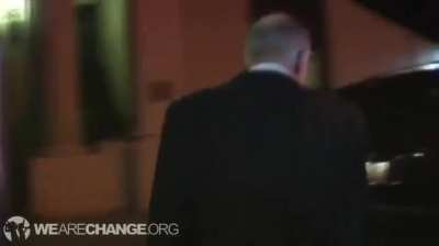 Flashback to 2012: @Lukewearechange confronts Lord Jacob Rothschild on the street, telling him, "The NWO has no legitimacy. The People are waking up." 🔥🔥