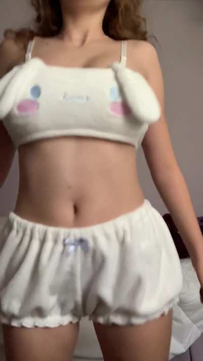 Do u like my new outfit? [OC]