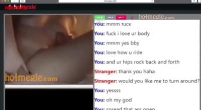 Pretty girl with hot body fingering her pussy in live chat