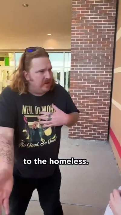 Buying a stranger whatever the can draw in 7 seconds. Man draws thoughtful gift for the homeless.
