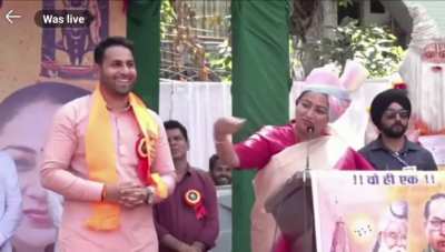 CM of National Capital boasting her illiteracy!