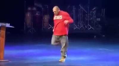 Derek Carr after getting 40mil from the Raiders when he&rsquo;s injured in the ProBowl dodge ball game