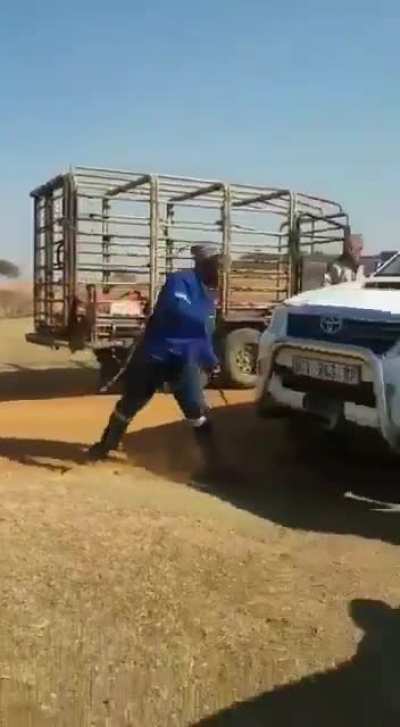 Mr Tembe! Stop it!!