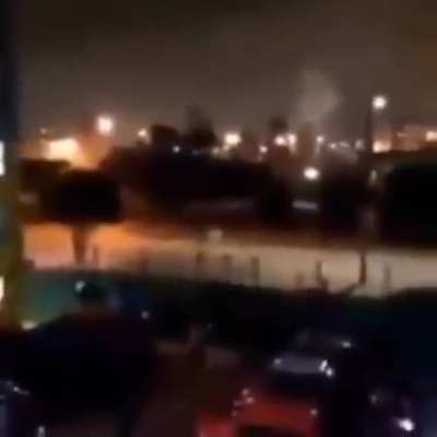 Kolombiyada artan vergilere isyan eden halka ordu m&uuml;dahalesi. ( &Ouml;yle &ouml;lmez f&uuml;ze at temsili video 1.1)
