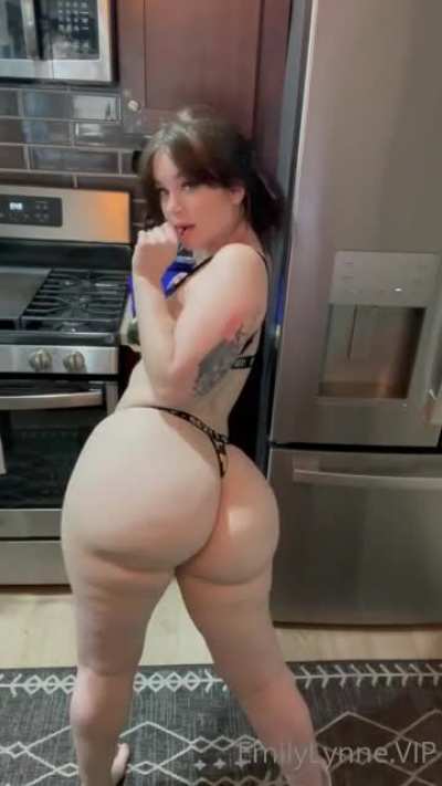 @Emily lynne is cooki<wbr>ng!!🍑<wbr>😈