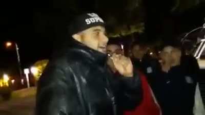 Batalla de rap termina a las piñas