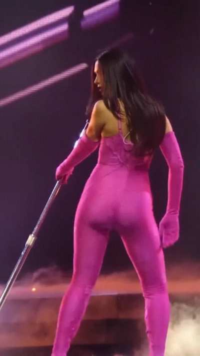 Dua Lipa booty shake