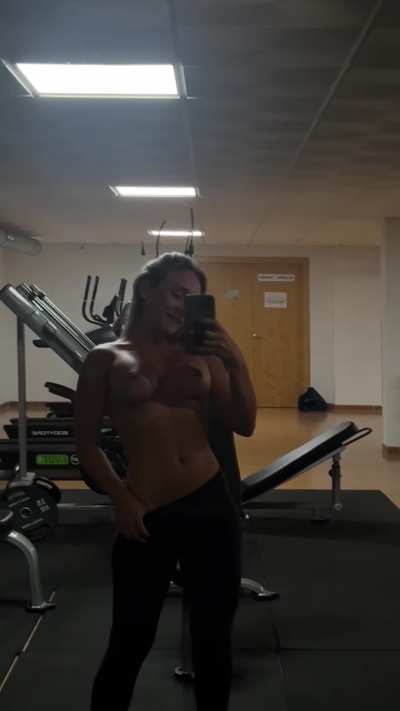 10 PM, gym&rsquo;s about to close, but I couldn&rsquo;t resist a quick topless clip for you