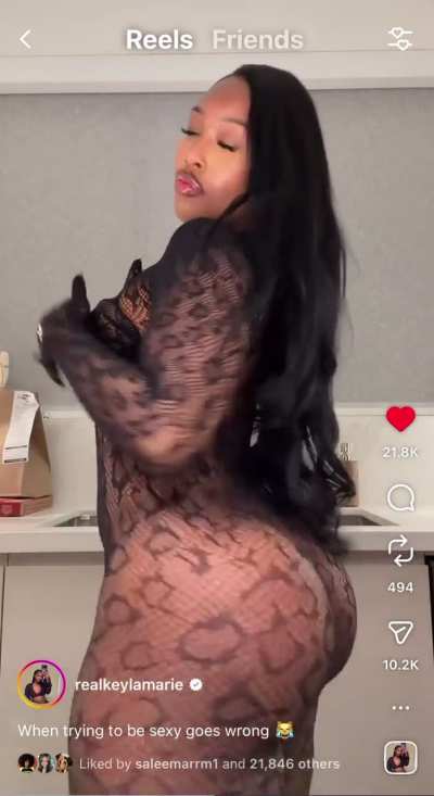 Hottest Shit on the Gram 25