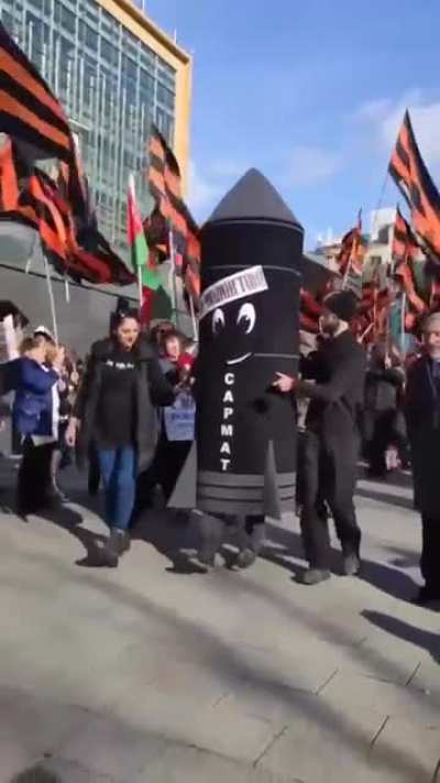 В москве организовали "митинг" с требованием пуска ракеты на Вашингтон