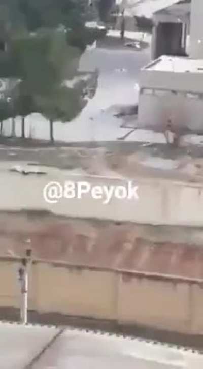 Mesut kalk Lan! Video Suriye'de 2 ypg li ter&ouml;ristin vurulması