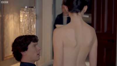 Lara Pulver was completely naked in this scene (no thong or nipple cover. Clip + interview in comments)