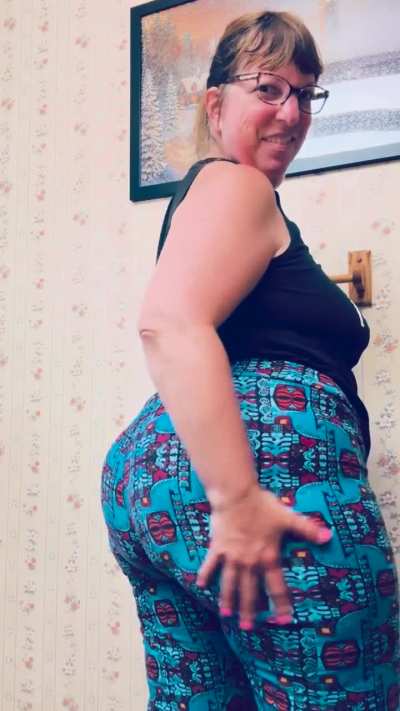 I bet it&rsquo;s your dream to get a taste of my ass one day 😉 💨 👅