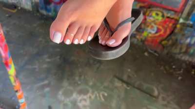 Clown sandals