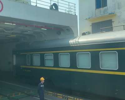 Eisenbahnf&auml;hre auf die Insel Hainan