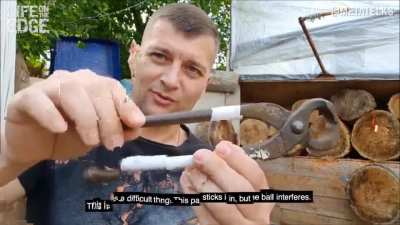 Кажись это мужик, который гранёный стакан в дерево кидал