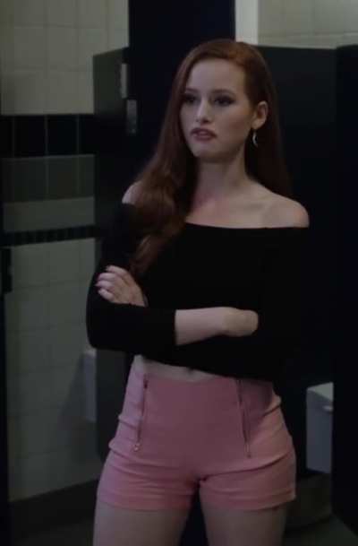 Maddie's ass gets me enough crazy. When they cut the shots like that it gets me even crazier.