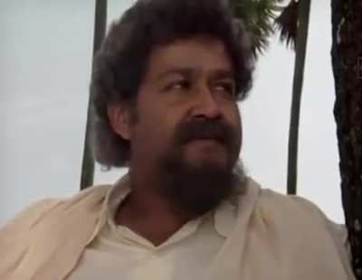 Mohanlal portraying Allaapicha Mollaakka in the dramatization of the novel 'Khazaakkinte Ithihaasam' (Kadhayaattam program 2003)