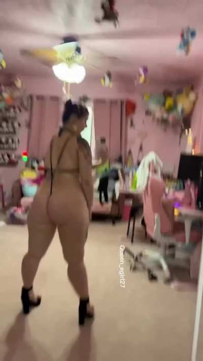 I got some sexy new heels