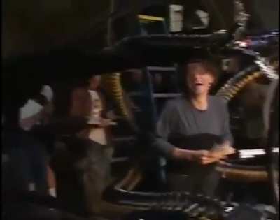 Willem Dafoe pays a surprise visit to Alfred Molina on Spiderman 2 set as a favor to Sam Raimi