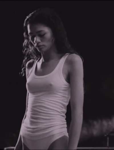 Zendaya - Subtle jiggle plot in 'Malcolm &amp;amp; Marie'