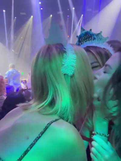 Madelyn Cline new years kiss