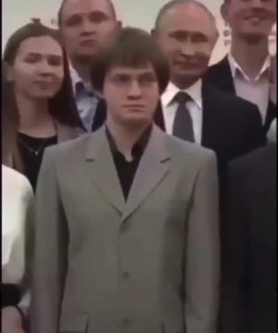 Иди отсюда, мальчик, не мешай