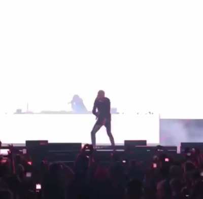 POV: you&rsquo;re at the live recording session of molly with carti&rsquo;s goons