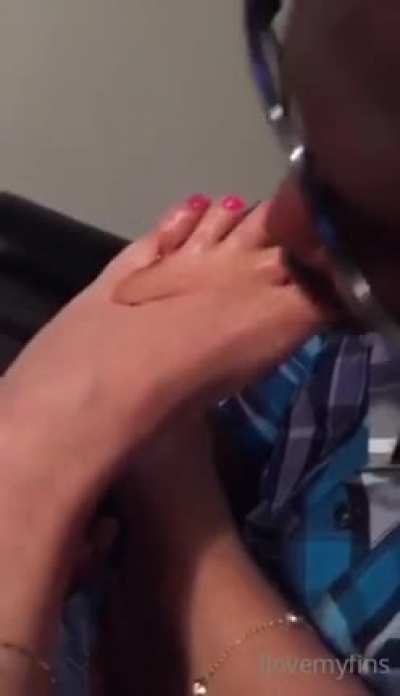 Foot feeding 