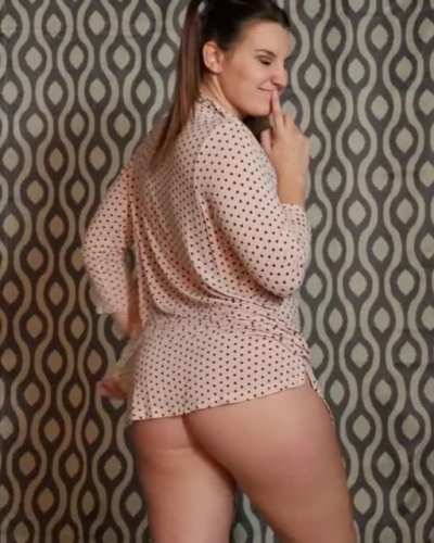 Since you guys loved the first one so much, here&rsquo;s one from my pajamas 😘🤷🏼&zwj;♀️😈[OC]