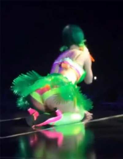 Katy Perry Booty Gif - Prismatic tour (video and Gfy in comments)