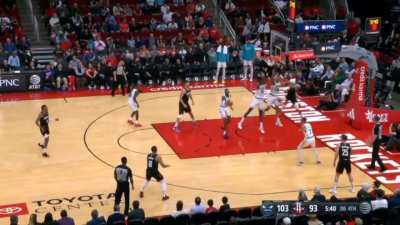 [Highlight] Eric Gordon fumbles and drops a pass with nobody around him