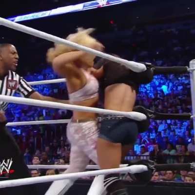 AJ Lee [1 MIC]