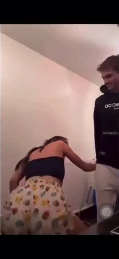 Lea Twerk for IG... How&rsquo;d she do 😏 ?
