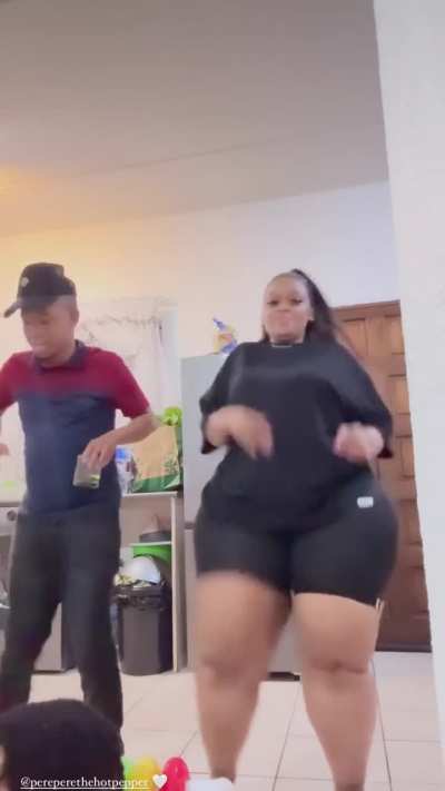 She can&rsquo;t dance but at least she&rsquo;s still sexy af 😍