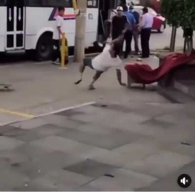 Goe!! me cay&oacute; bien tu morr@. Como se conocieron??
