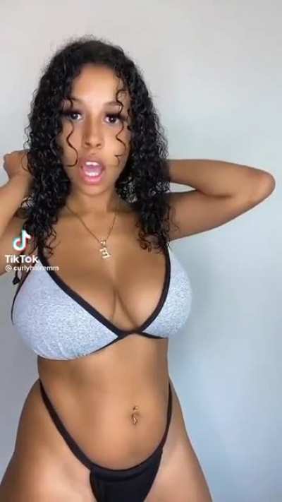 @curlyhairemm