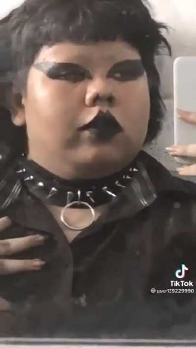 pou metalero
