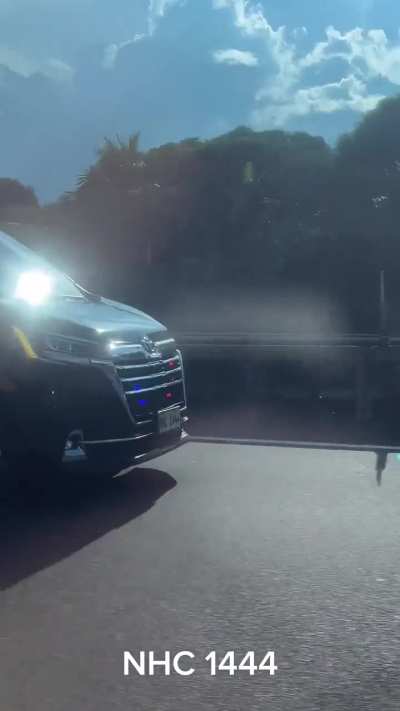 Aren&rsquo;t private vehicles prohibited from using lights that resemble emergency vehicles?