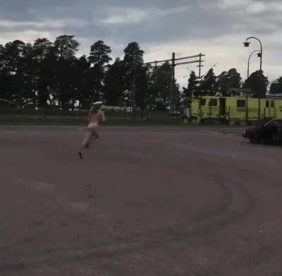Bus Streaker