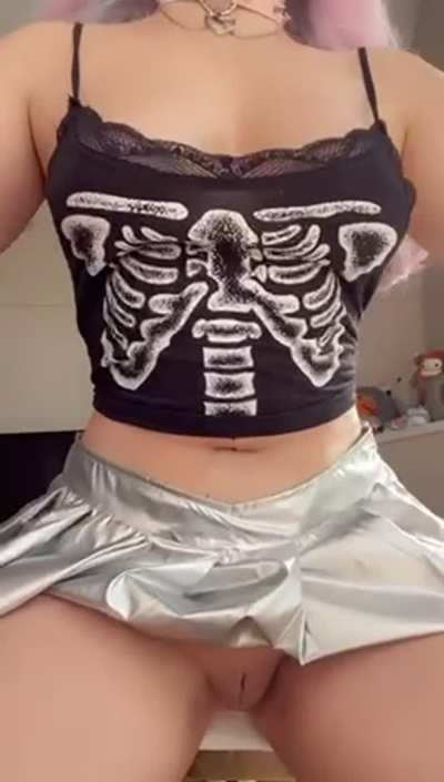 Be honest about what you&rsquo;d do with my petite egirl body 