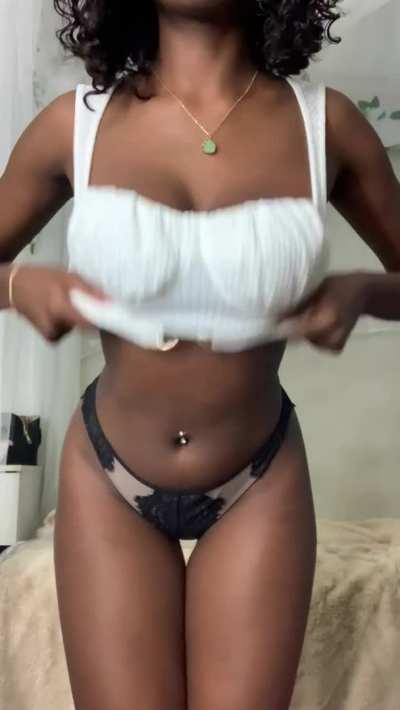 I love dropping my heavy naturals 💗 (oc)