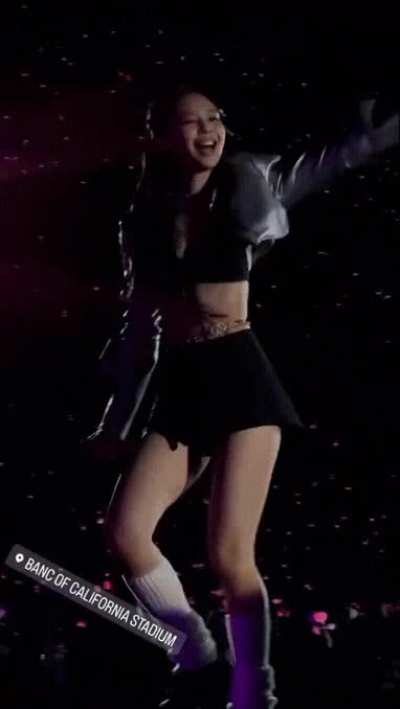Look how those titties bounce, it's so hot