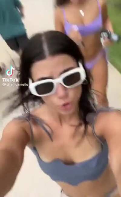 charli damelio sexy hip movement