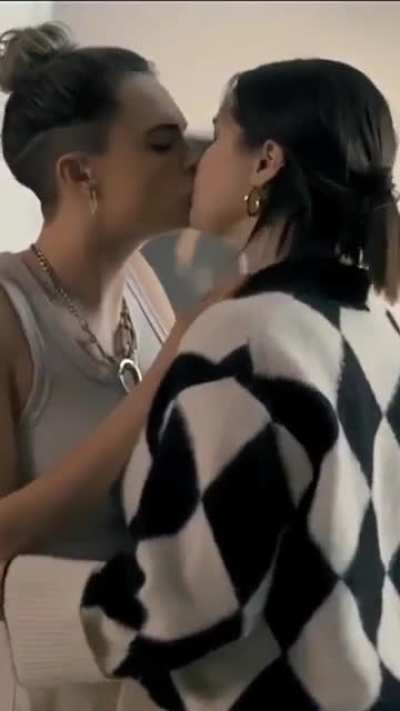 Cara Delevingne &amp; Selena Gomez (Only Murders In The Building)