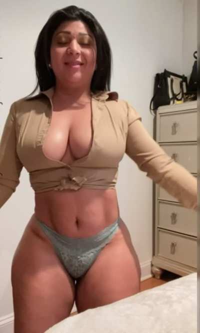 Hot Latina Mom Dancing