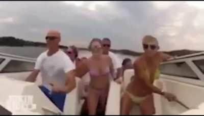 don’t sped on speadboat!!!!