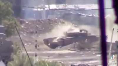 Guys ?? Why it feels like war thunder