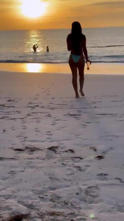 Damn 🍑🤤